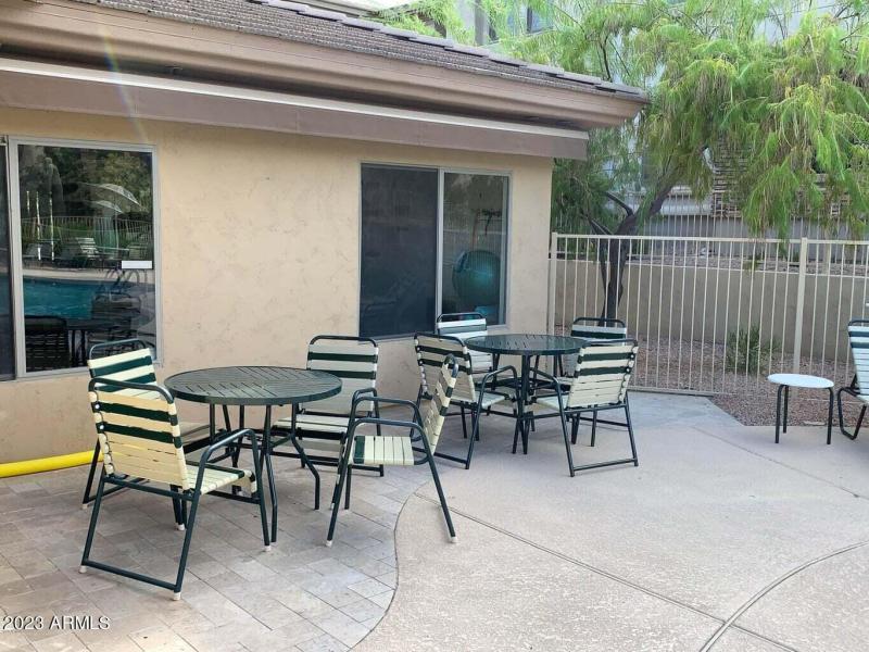 AREA FOR DINING AT THE POOL