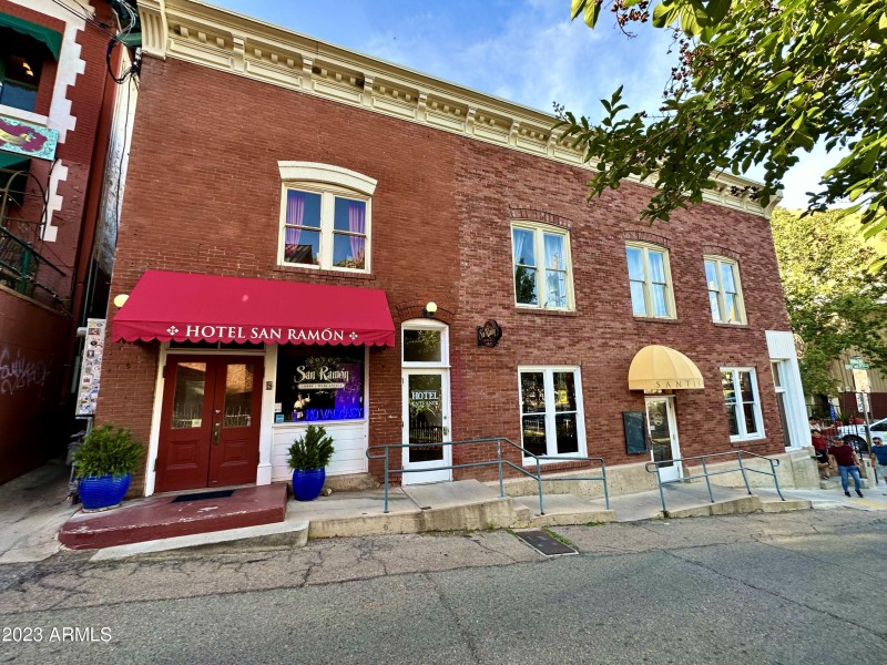 Howell Ave Frontage