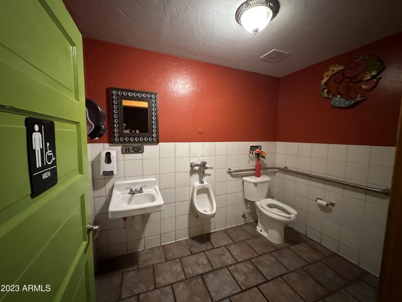 Men's ADA Compliant Bathroom