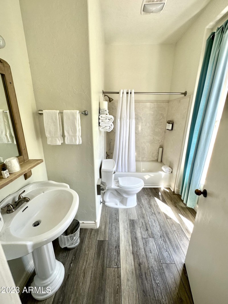 Room One Ensuite Bathroom