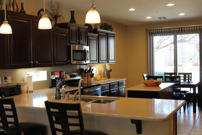 ENGINEERED STONE & STAGGERED CABINETS