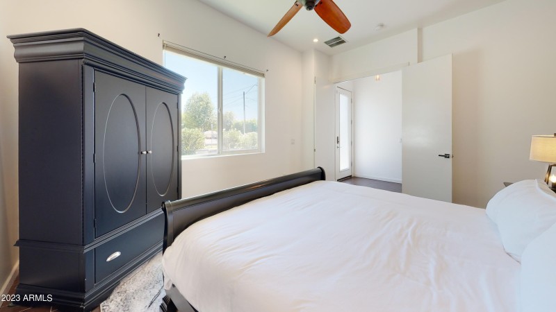 1202-E-Colter-St-Bedroom(1)