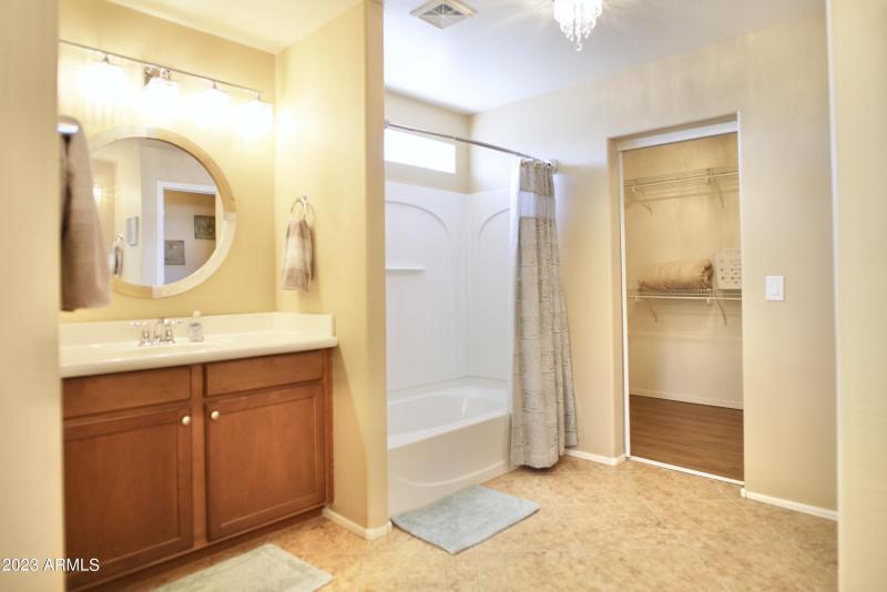 13CDBBAC-384A-4BB1-83ED-03B9B3A33D99_1_2