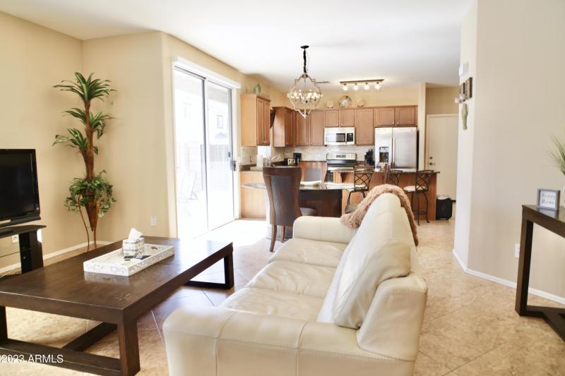 242ECABE-DDDA-4DDD-BA77-F81BEA534322_1_2