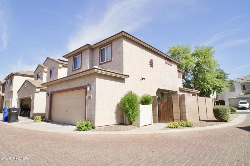 B9EEA08B-7C50-4075-8603-CDA3C30F3AF3_1_2