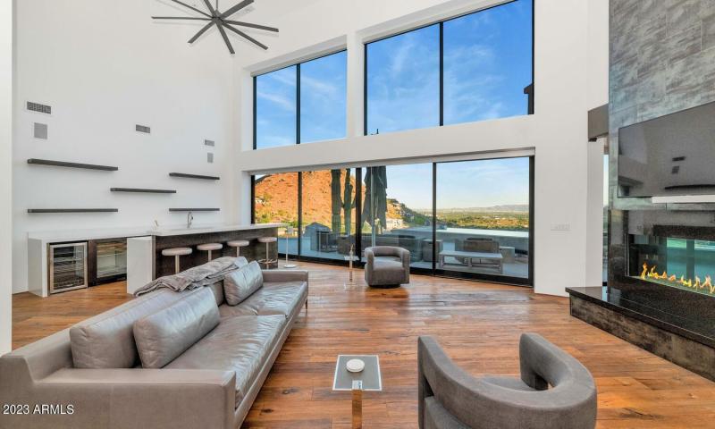 4010 E Canyon Ct-large-011-012-4010 Cany