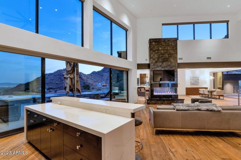 4010 E Canyon Ct-large-012-053-4010 Cany