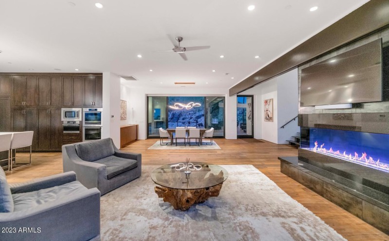 4010 E Canyon Ct-large-014-026-4010 Cany