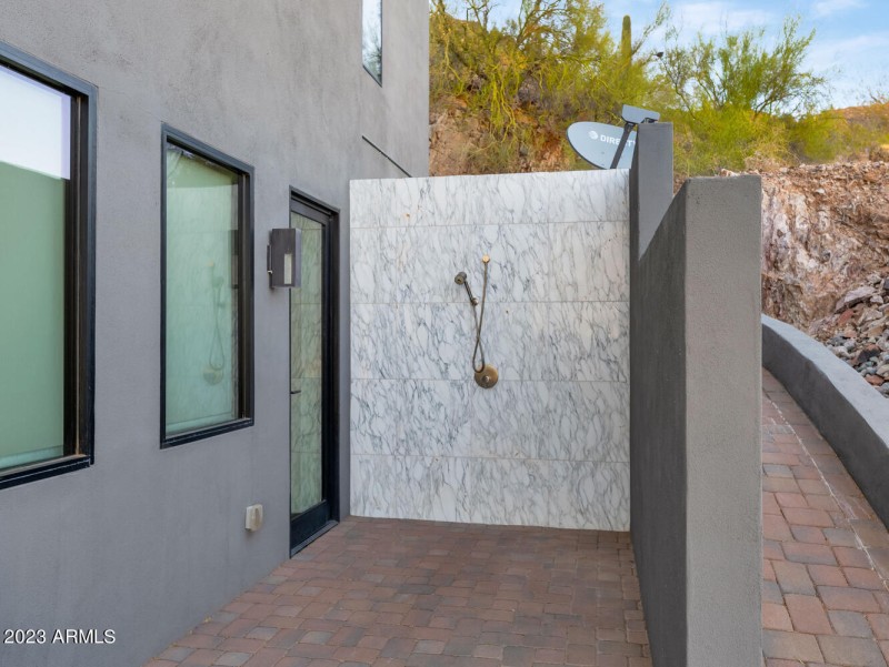 4010 E Canyon Ct-large-030-010-4010 Cany