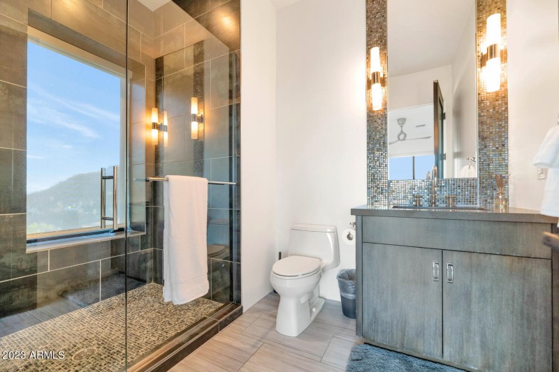 4010 E Canyon Ct-large-049-028-4010 Cany