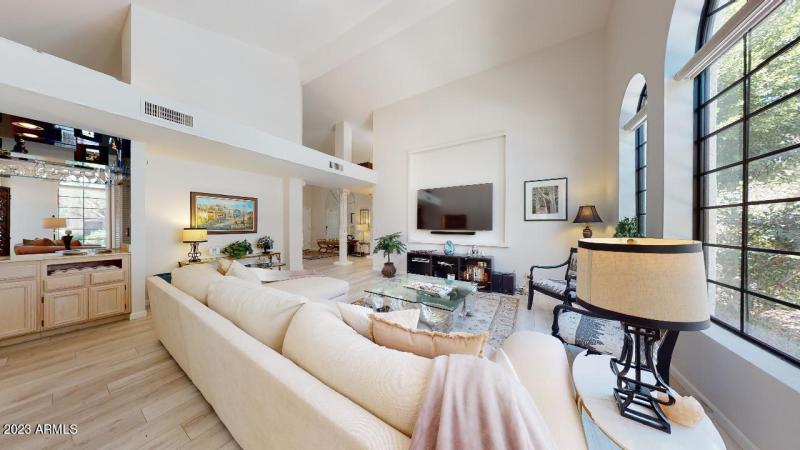 10476-E-Cannon-Dr-07102023_120130