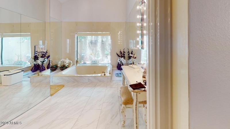 10476-E-Cannon-Dr-Bathroom(1)