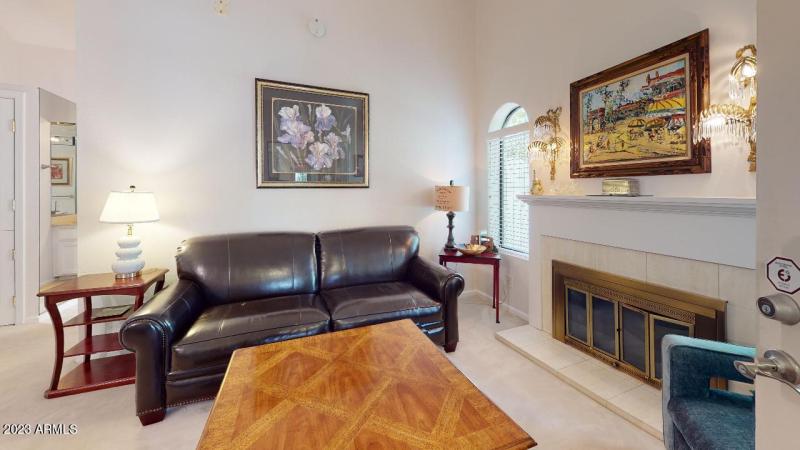 10476-E-Cannon-Dr-Living-Room(4)