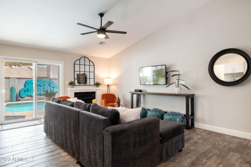 4-web-or-mls-6325-e-carolina-dr