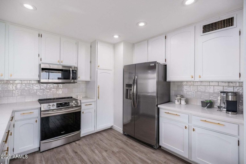 20230204190759963775000000-o