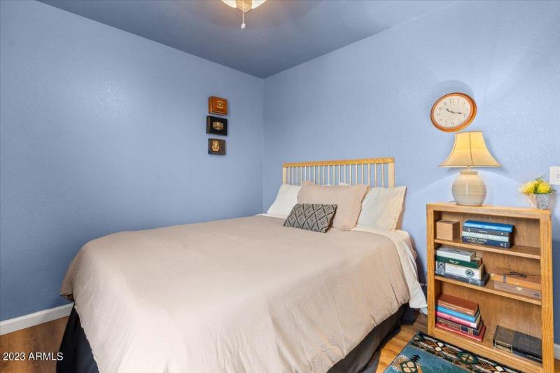 Bedroom2 with Queen Size Bed