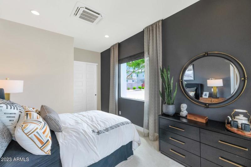 10118 E Tesla Ave-large-023-016-10118 E