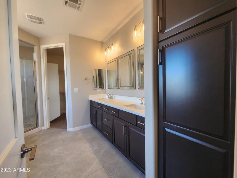MASTER BATH 2