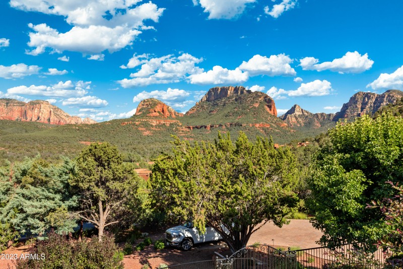 130 Hidden Meadow View