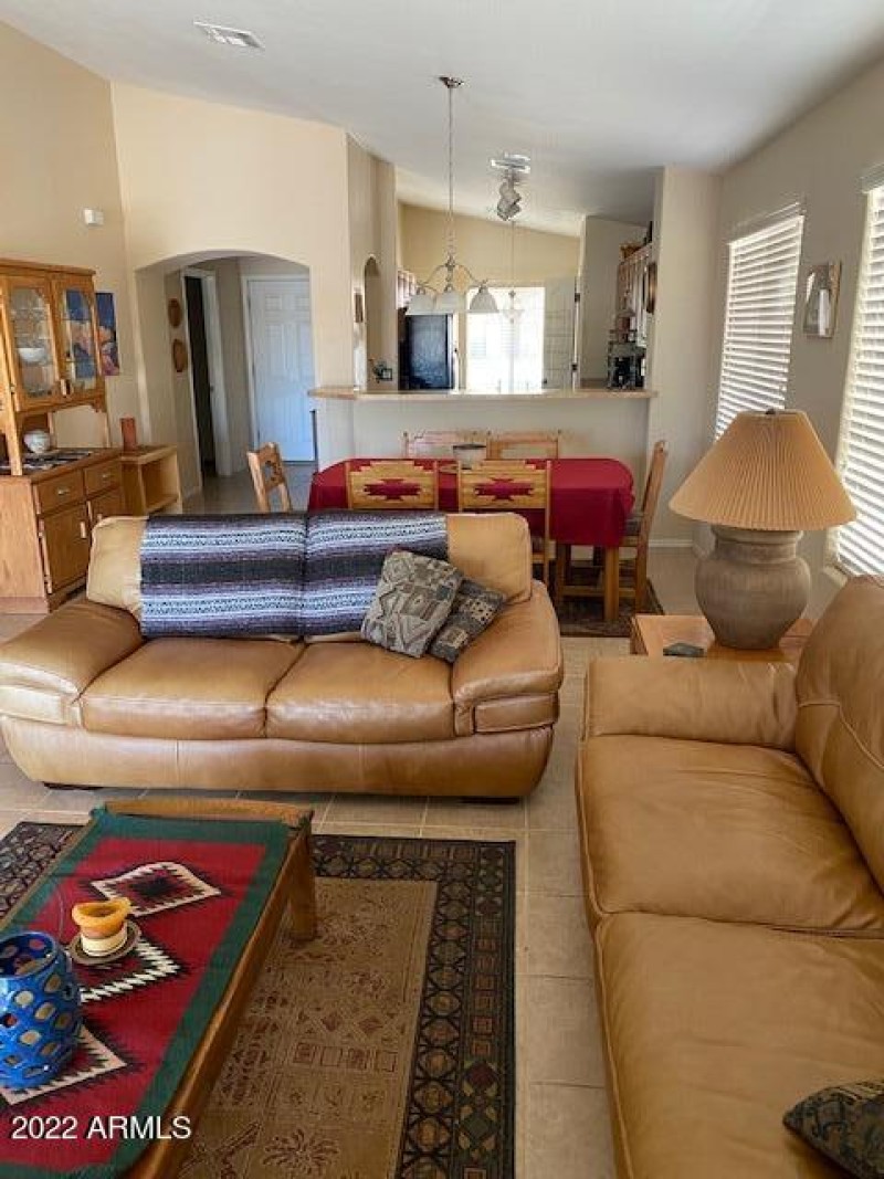 LIVING ROOM W/FURNITURE