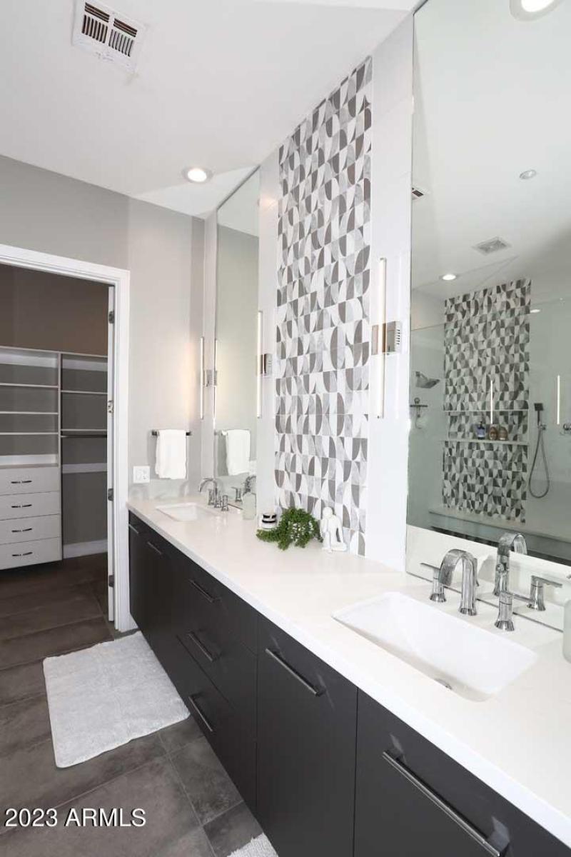 Guest Bedroom-Ensuite