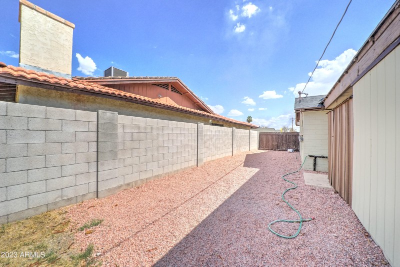 2148 W Hazelwood-28