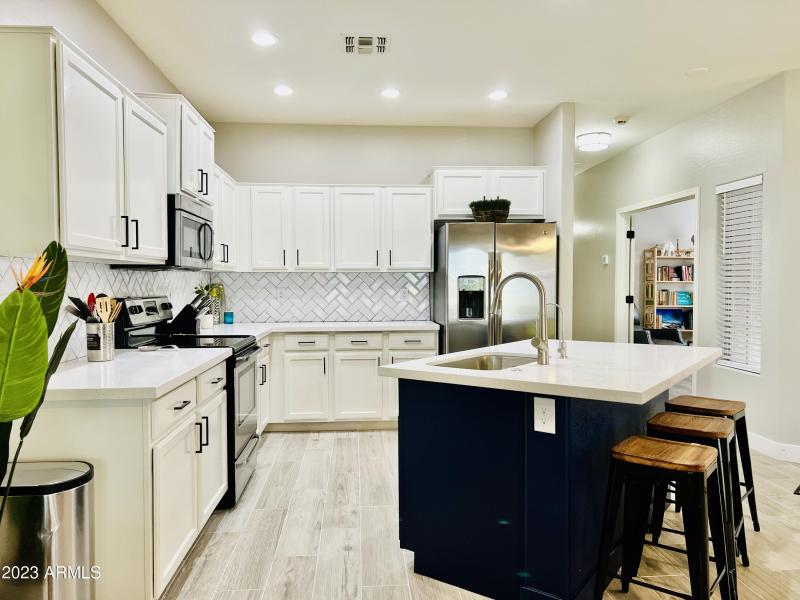 56AAF885-6D08-476B-8E8C-EBEB86E46D0E