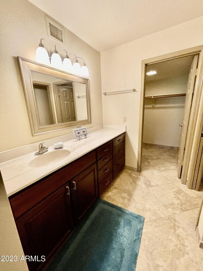 14DE4ABD-423C-49E9-969A-BC7EAF43BF07