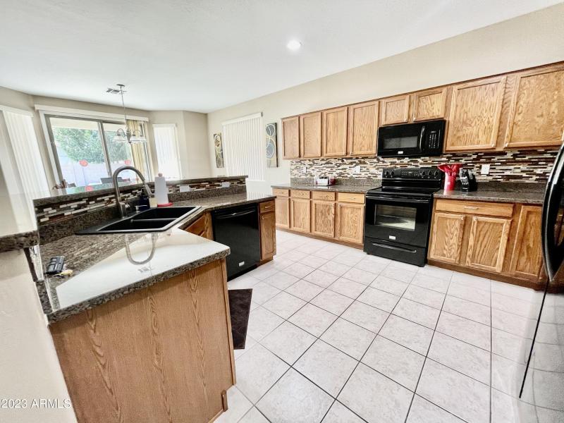 26A14E17-E553-4DF5-BB9E-6AF647E493A5