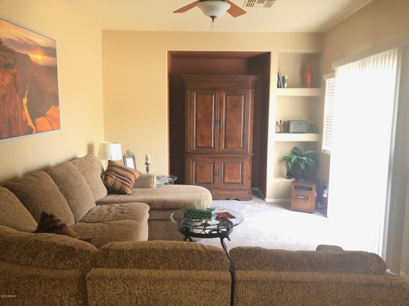 2551 149th family room