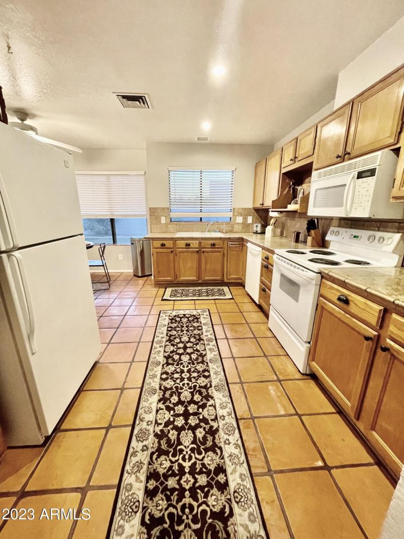 E85C70FA-7BD6-4CA8-A1C5-203CD8D0D925