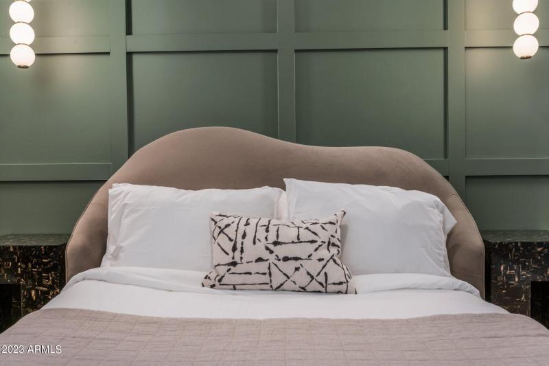 Guest Bedroom 3 with Queen