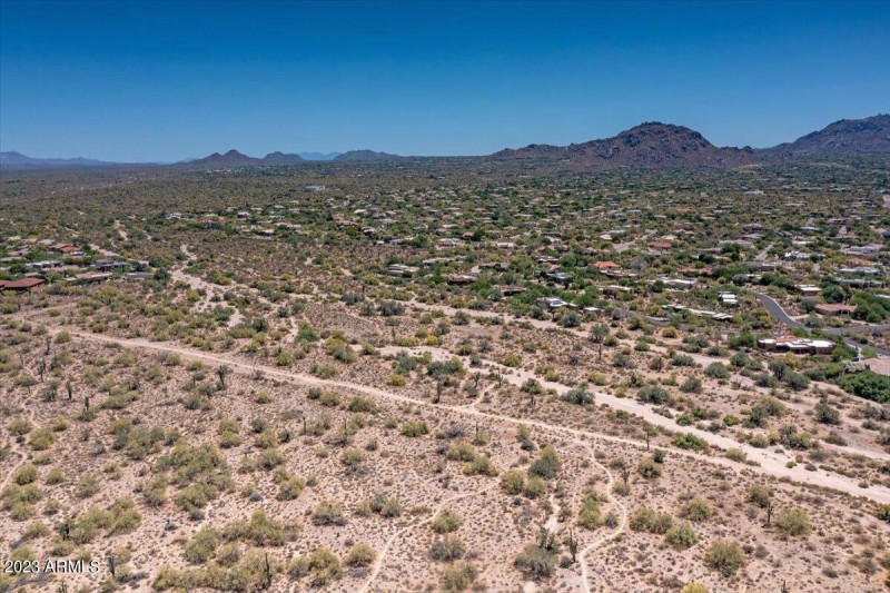 04-38689643