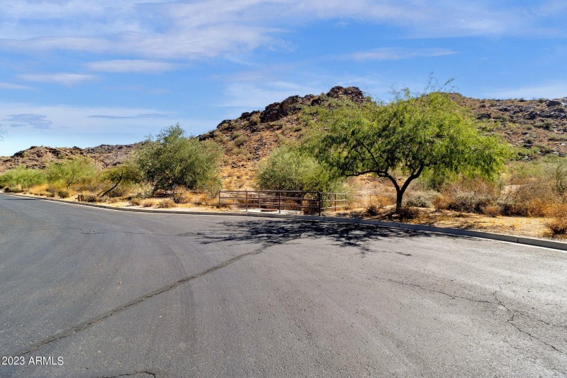 1-web-or-mls-2105-e-beth-dr