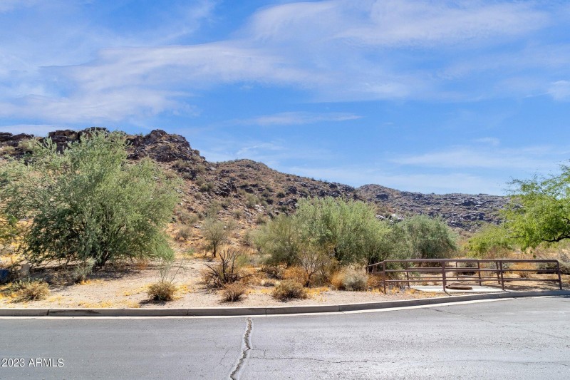 2-web-or-mls-2105-e-beth-dr
