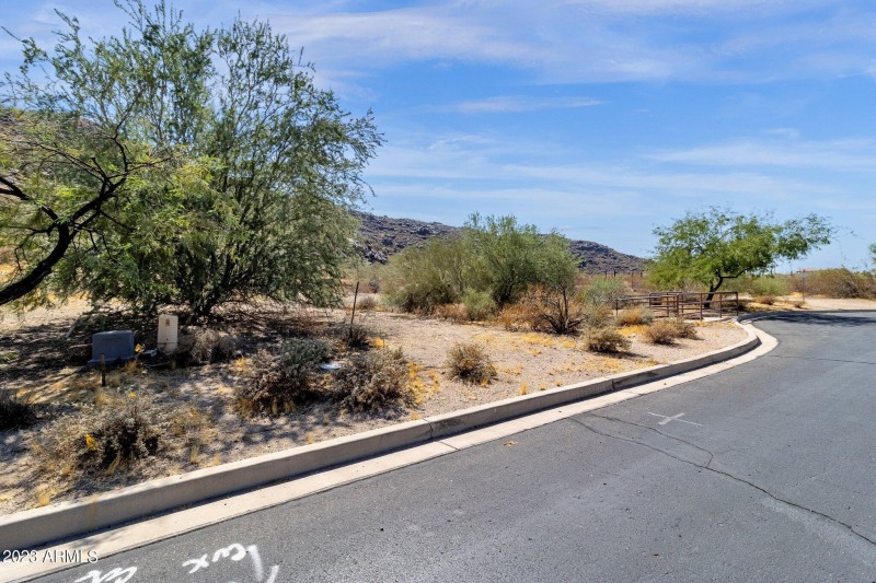3-web-or-mls-2105-e-beth-dr