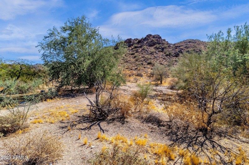 4-web-or-mls-2105-e-beth-dr