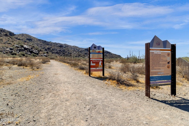 9-web-or-mls-2105-e-beth-dr