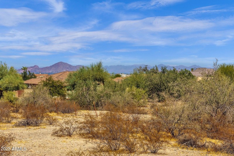 12-web-or-mls-2105-e-beth-dr