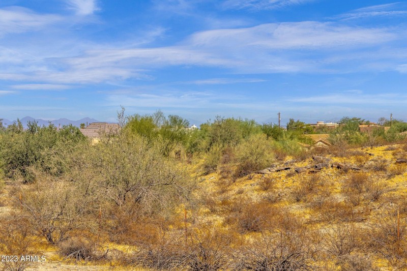 13-web-or-mls-2105-e-beth-dr