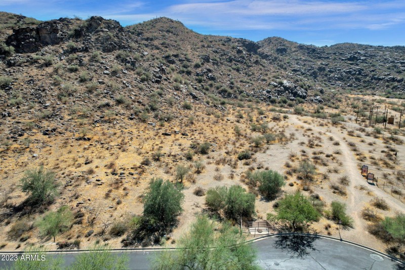 15-web-or-mls-2105-e-beth-dr