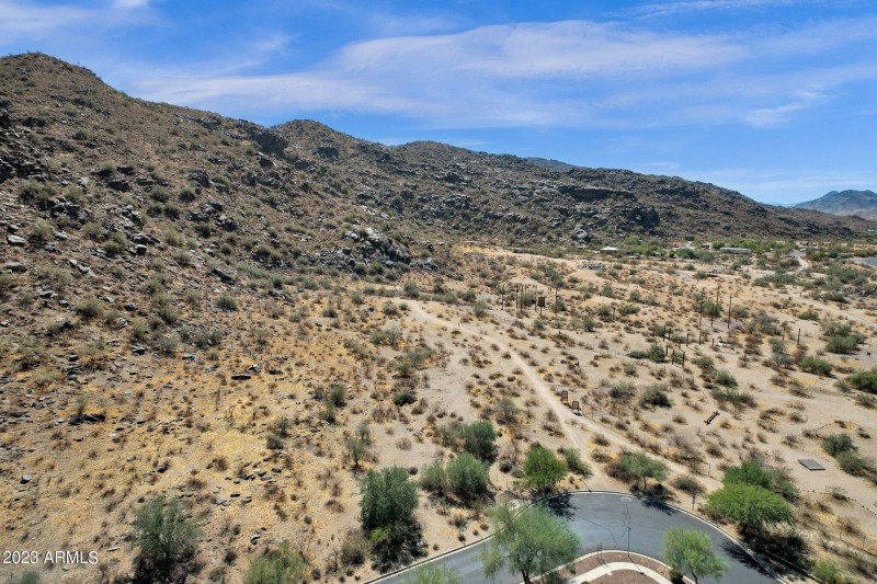 17-web-or-mls-2105-e-beth-dr