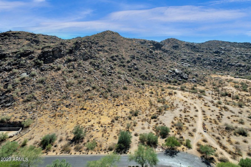 18-web-or-mls-2105-e-beth-dr