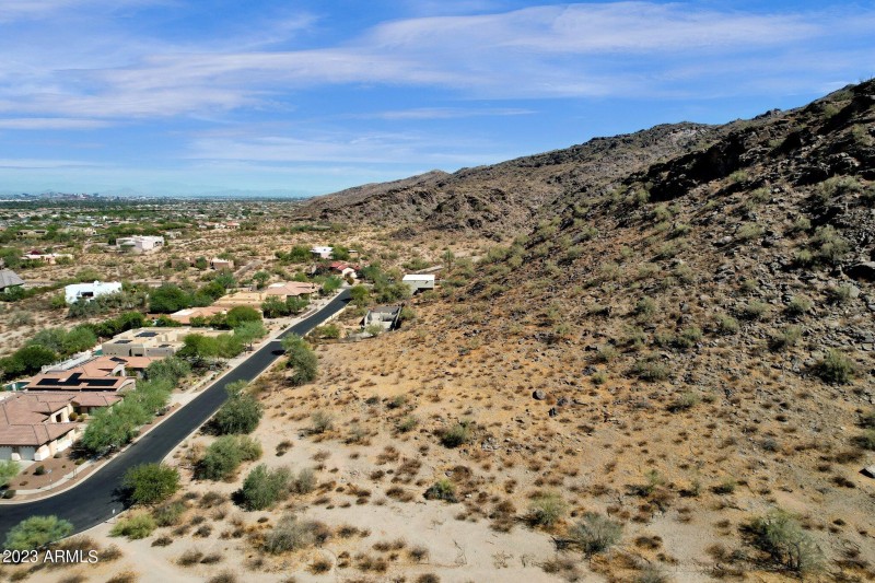 20-web-or-mls-2105-e-beth-dr