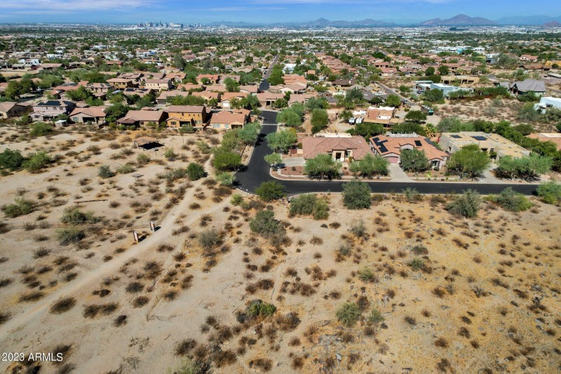 25-web-or-mls-2105-e-beth-dr