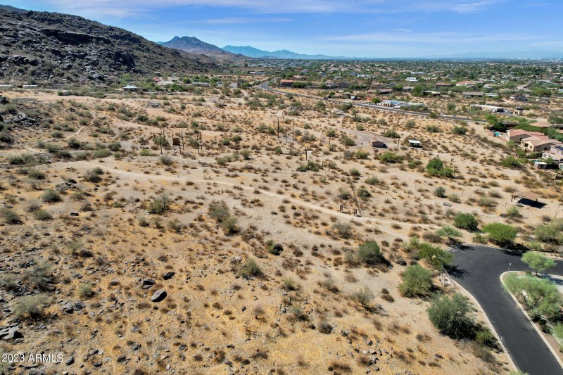 27-web-or-mls-2105-e-beth-dr