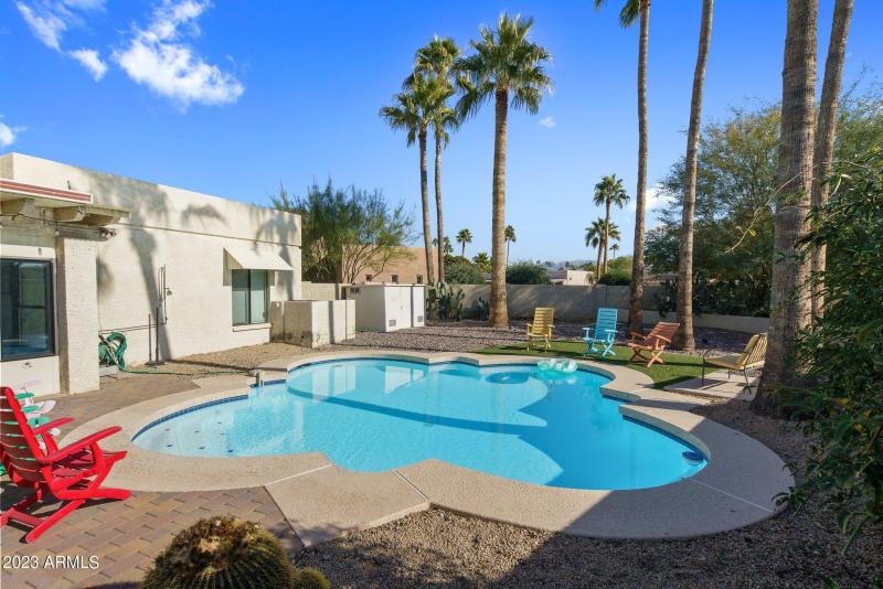 Oversized Backyard with Pool