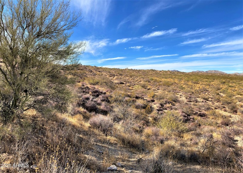 Sloping high ground with flatter bottom