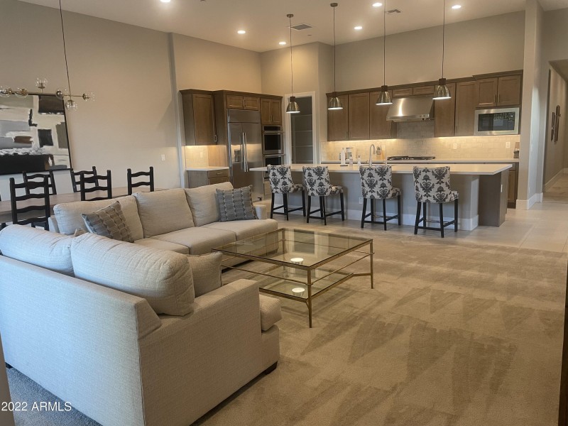 B8A928C3-90CC-4C3E-A6B7-99650B09B355