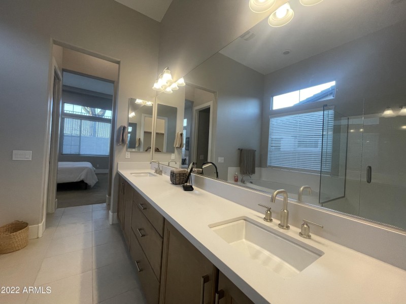 5DD72FE0-73BF-4CE5-A9CF-2545889C8292